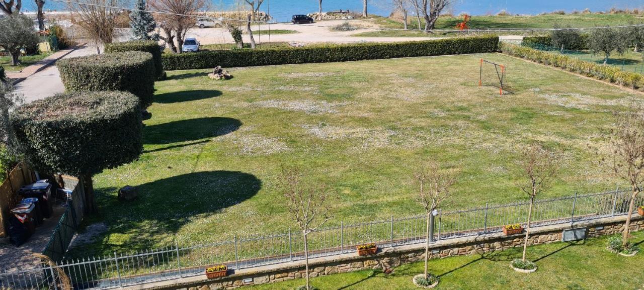 Appartamento Lago Trasimeno - Torricella Pg Екстер'єр фото