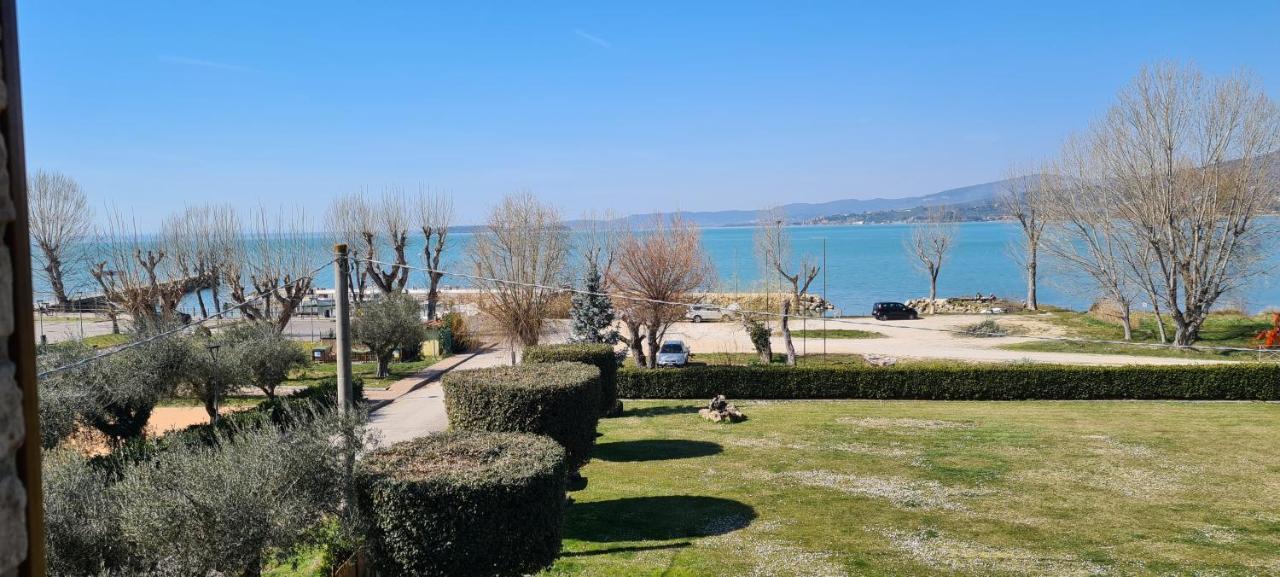 Appartamento Lago Trasimeno - Torricella Pg Екстер'єр фото