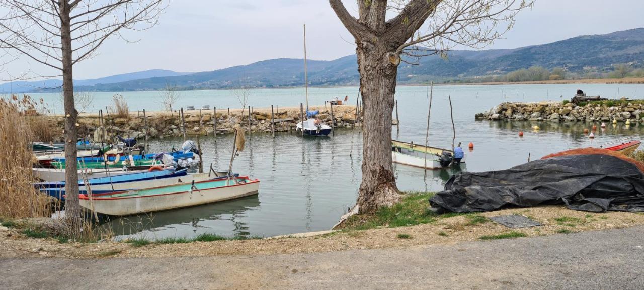 Appartamento Lago Trasimeno - Torricella Pg Екстер'єр фото