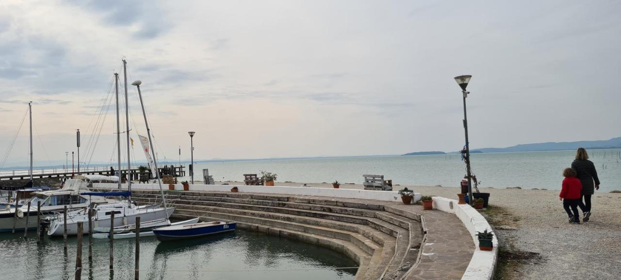 Appartamento Lago Trasimeno - Torricella Pg Екстер'єр фото